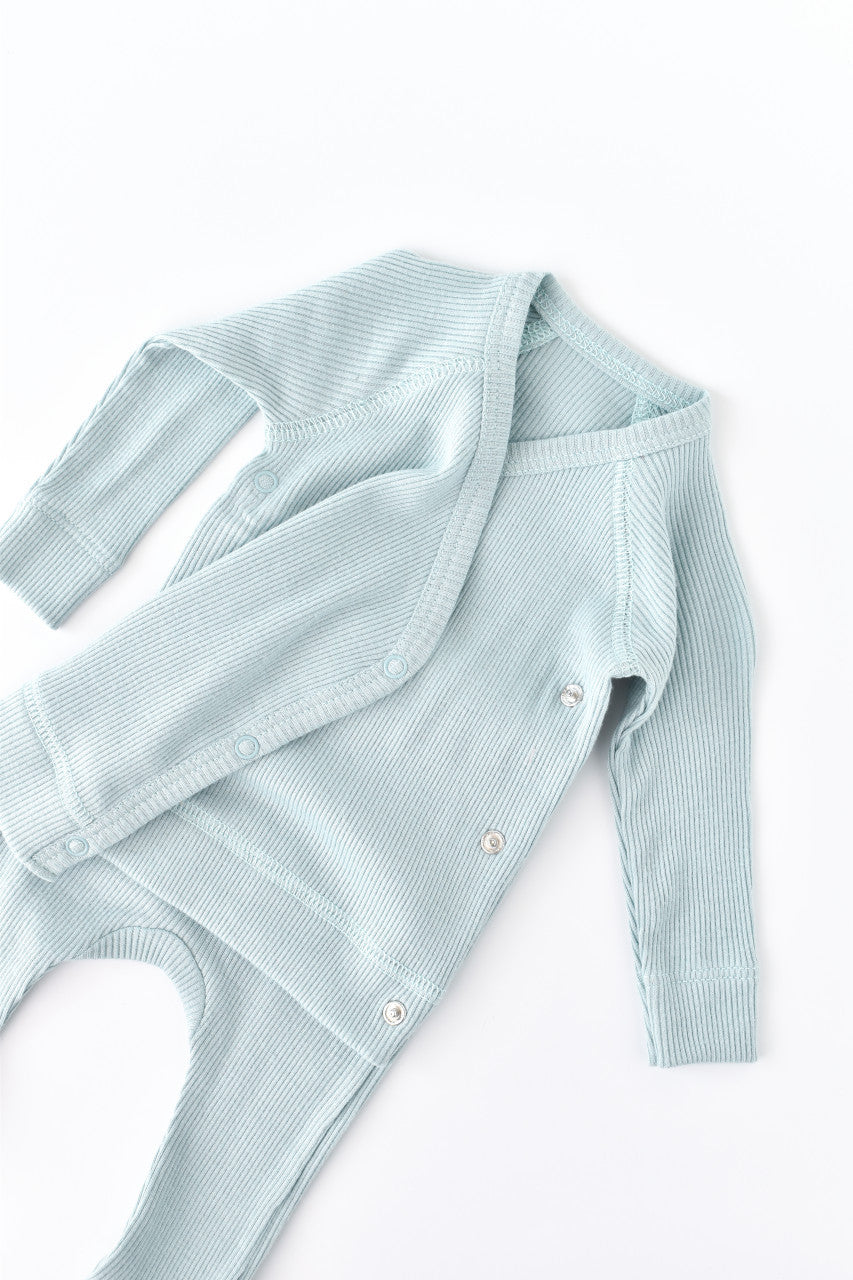 Set 4 piese: bluza, pantaloni, caciulita si manusi din bumbac organic si modal - , BabyCosy